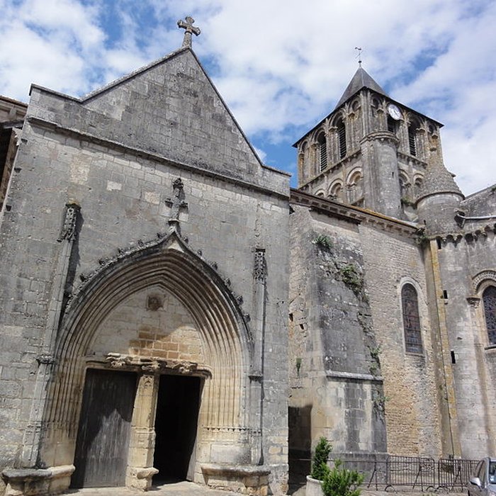 Photo de Église Notre-Dame-et-Saint-Junien de Lusignan