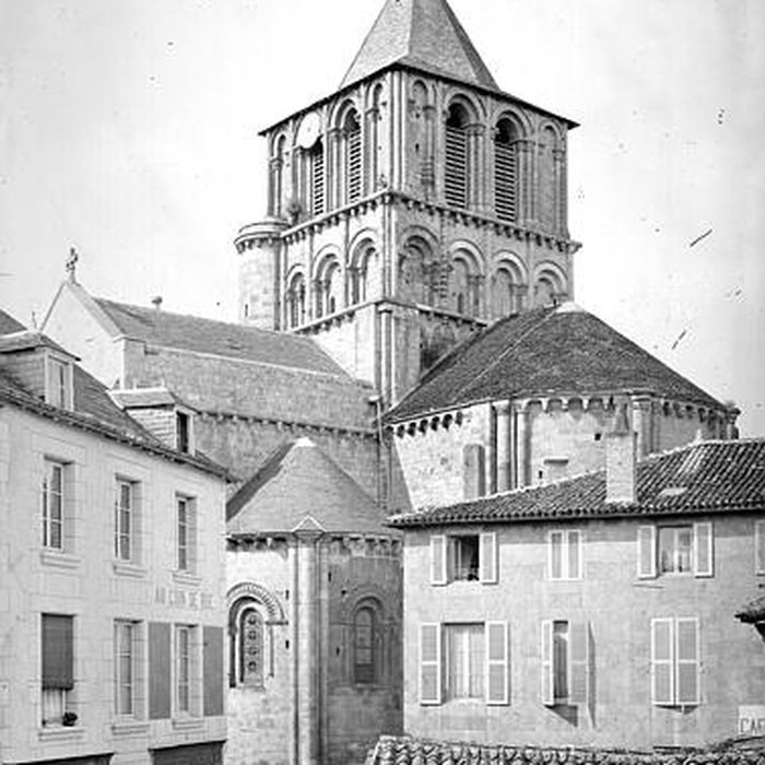 Photo de Église Notre-Dame-et-Saint-Junien de Lusignan