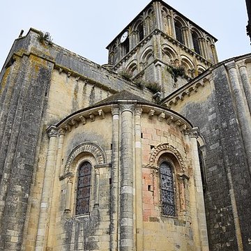 Église Notre-Dame-et-Saint-Junien de Lusignan