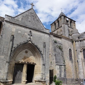 Église Notre-Dame-et-Saint-Junien de Lusignan