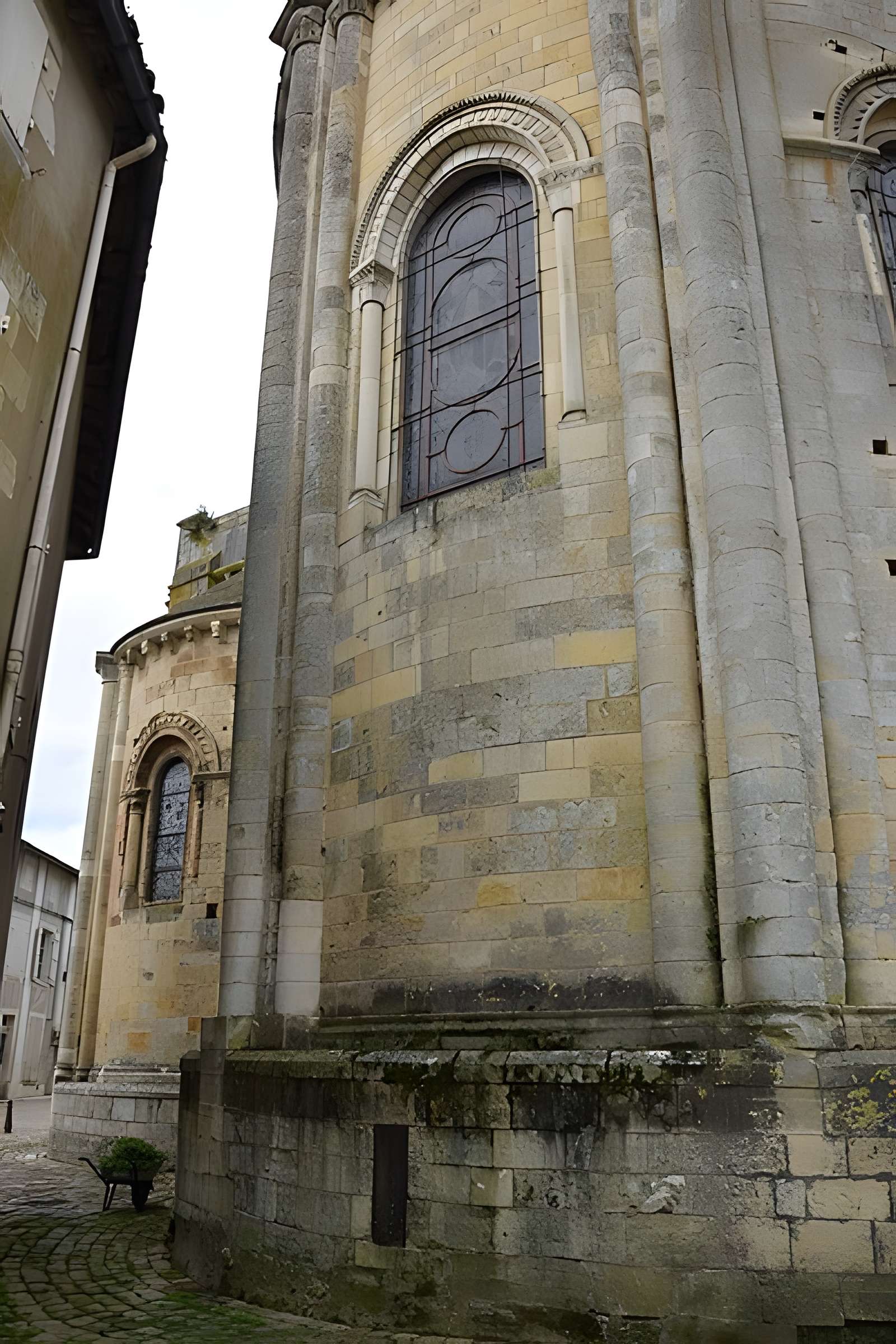 Église Notre-Dame-et-Saint-Junien de Lusignan