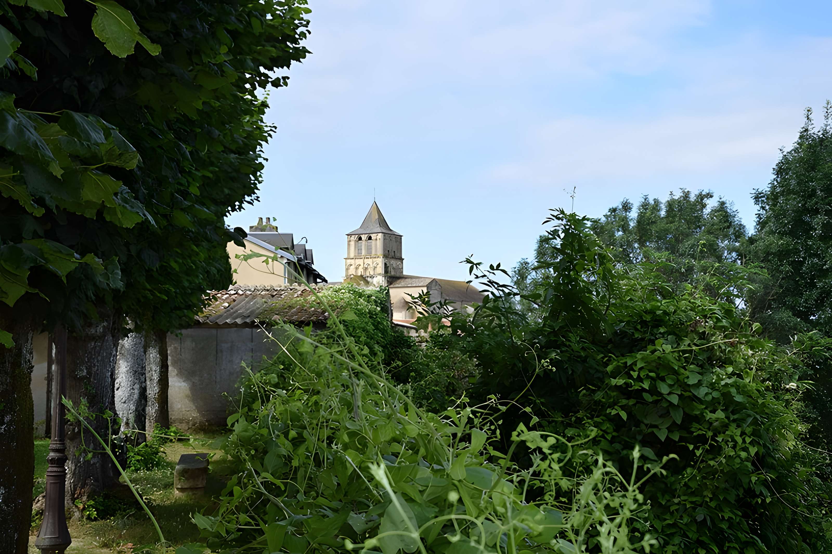 Église Notre-Dame-et-Saint-Junien de Lusignan