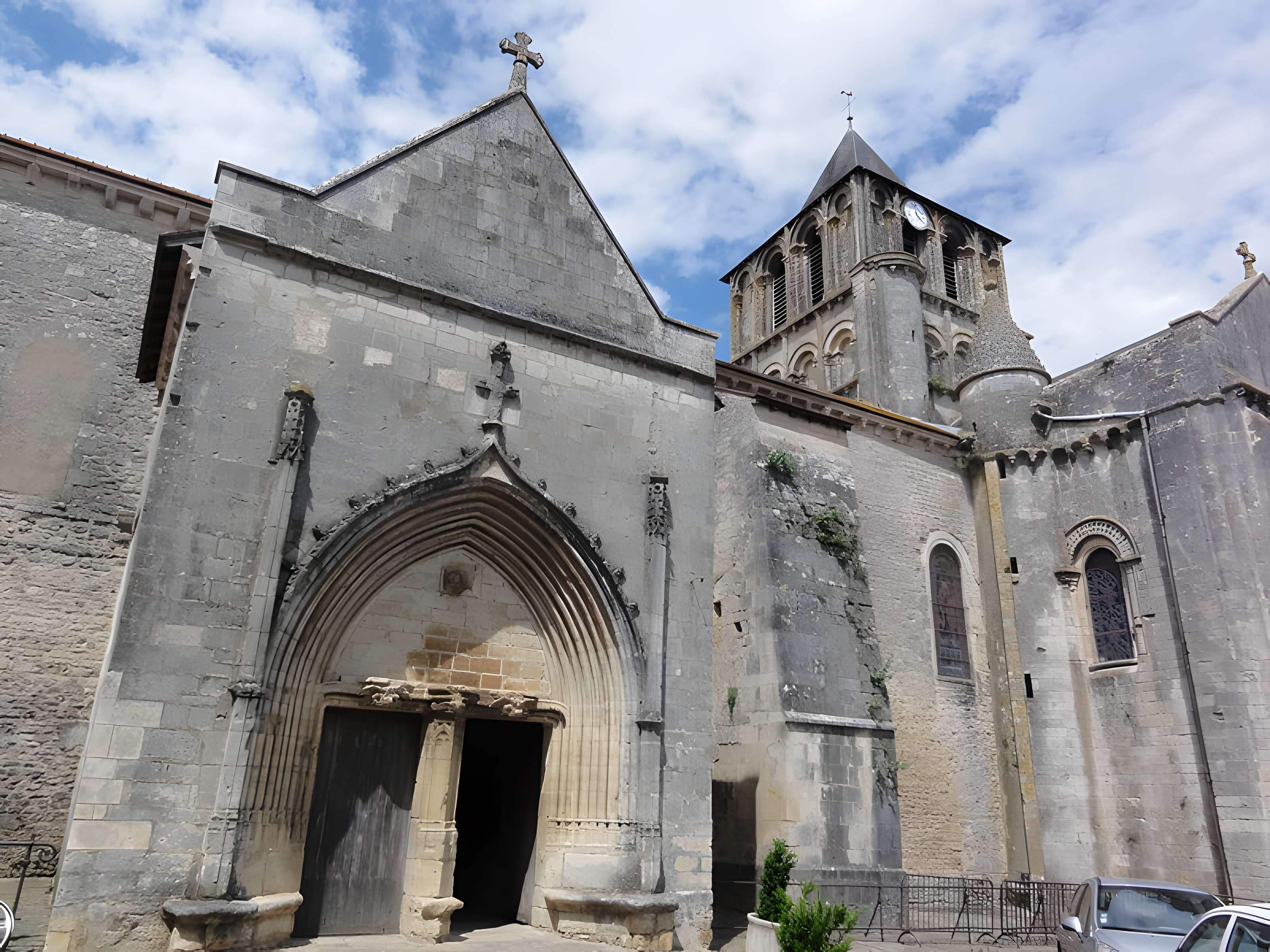 Église Notre-Dame-et-Saint-Junien de Lusignan