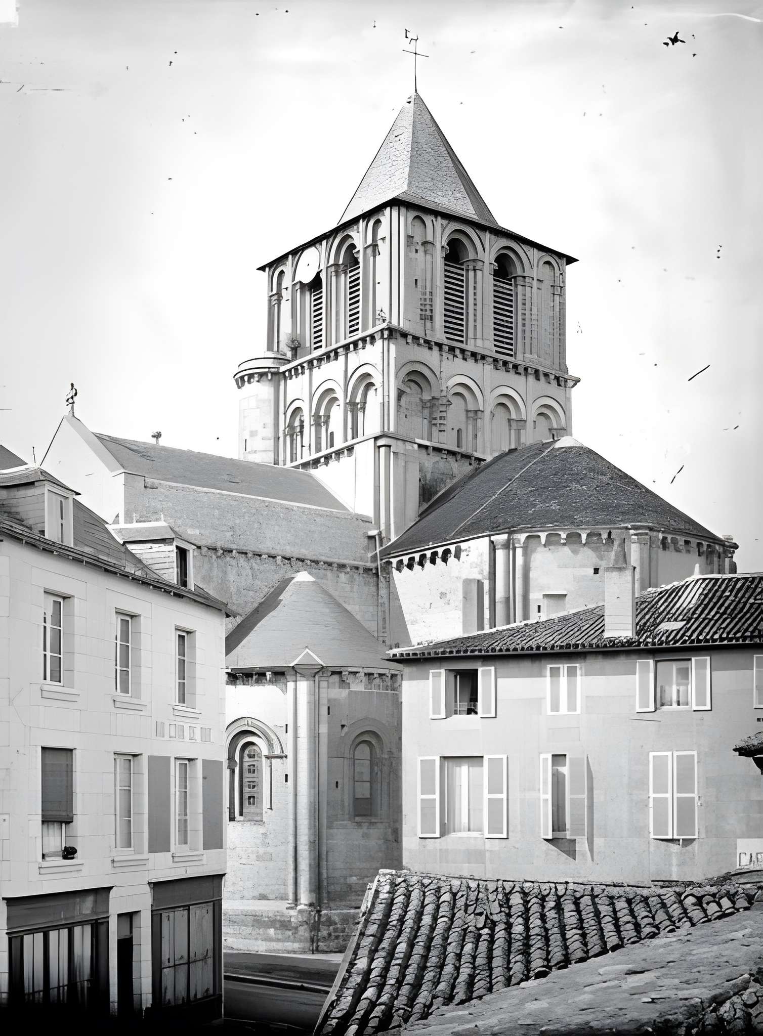 Église Notre-Dame-et-Saint-Junien de Lusignan