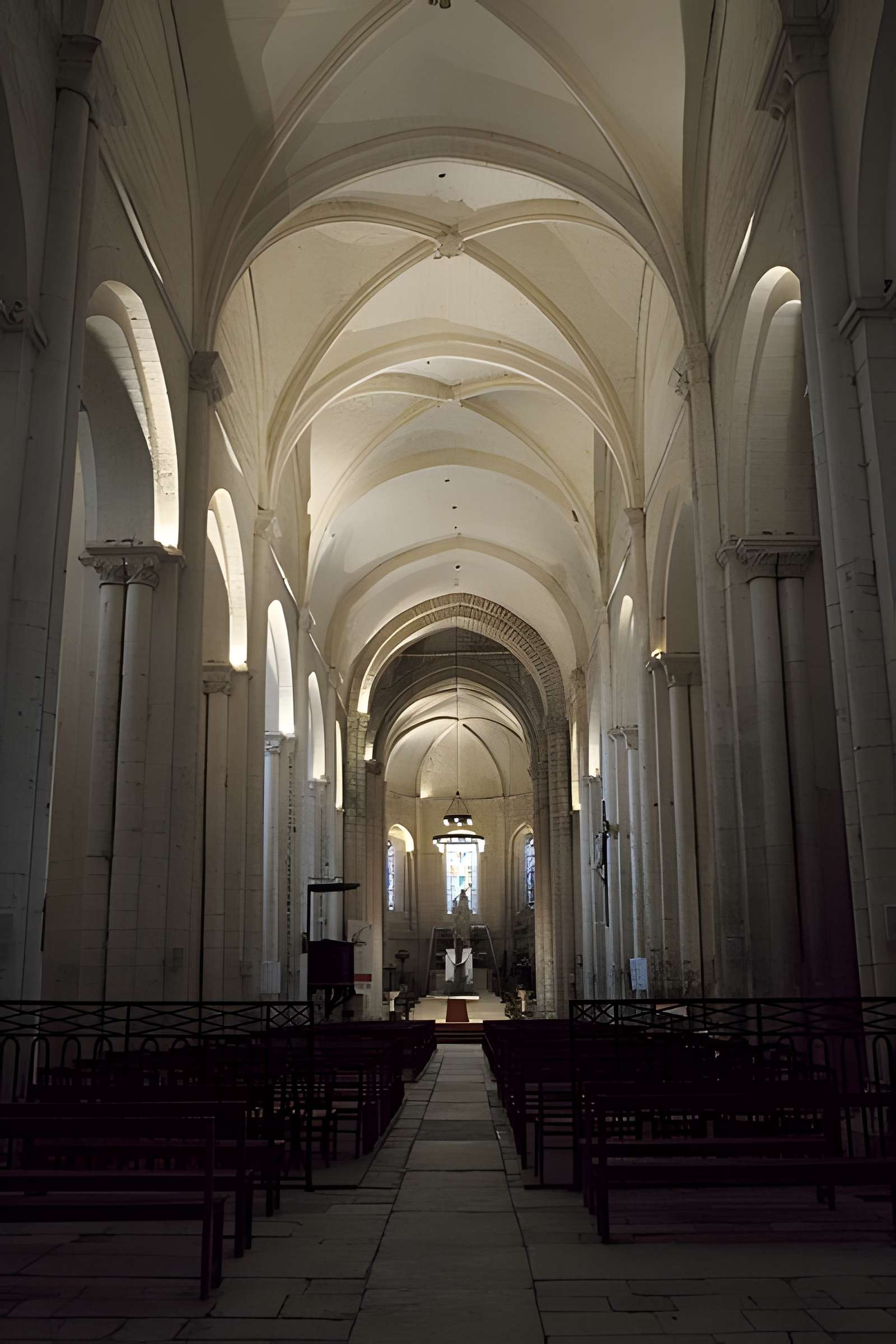Église Notre-Dame-et-Saint-Junien de Lusignan