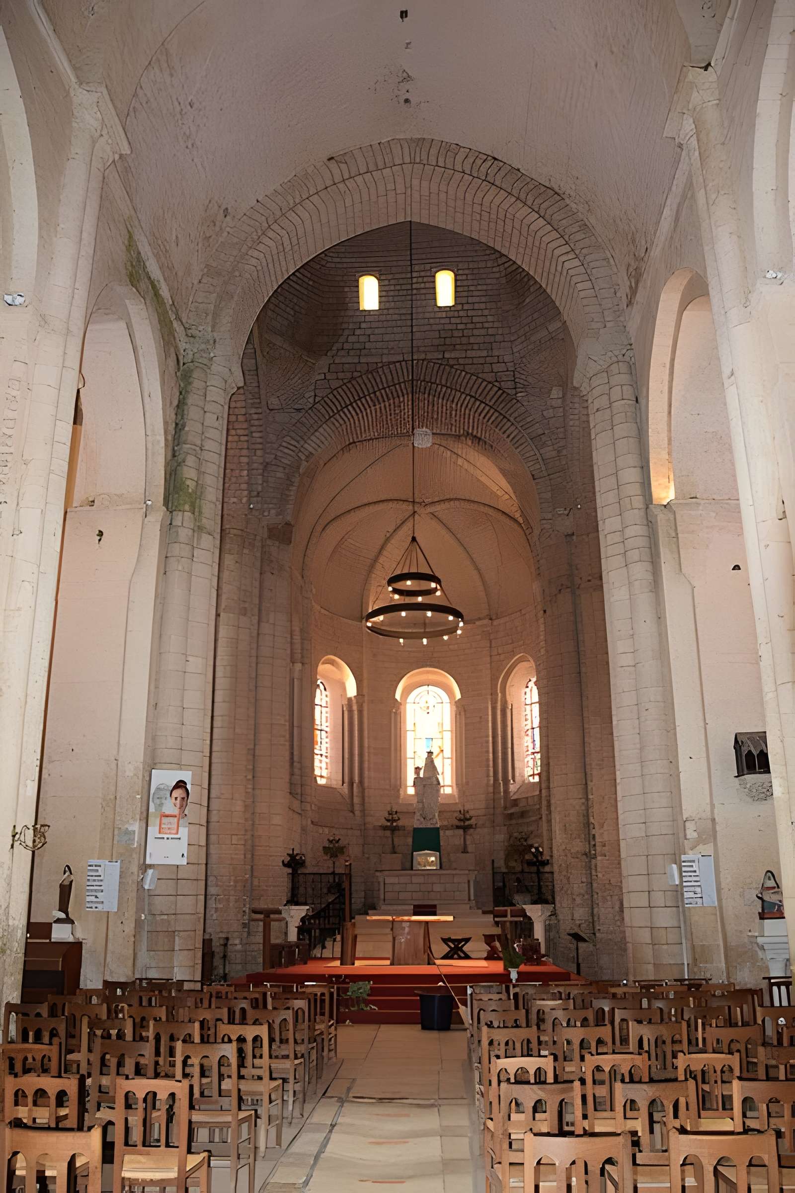 Église Notre-Dame-et-Saint-Junien de Lusignan