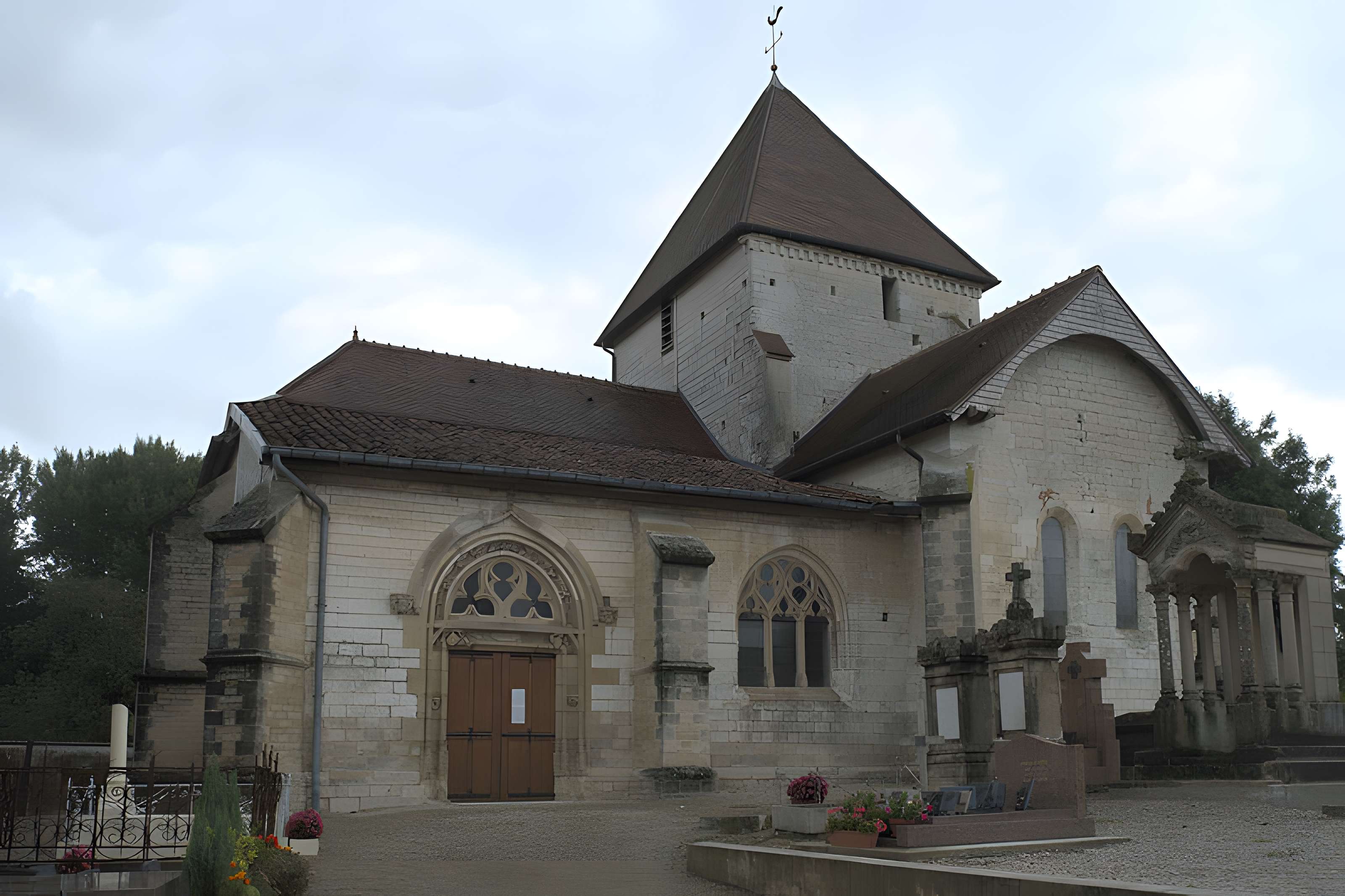 Église Saint-Amand de Donnement