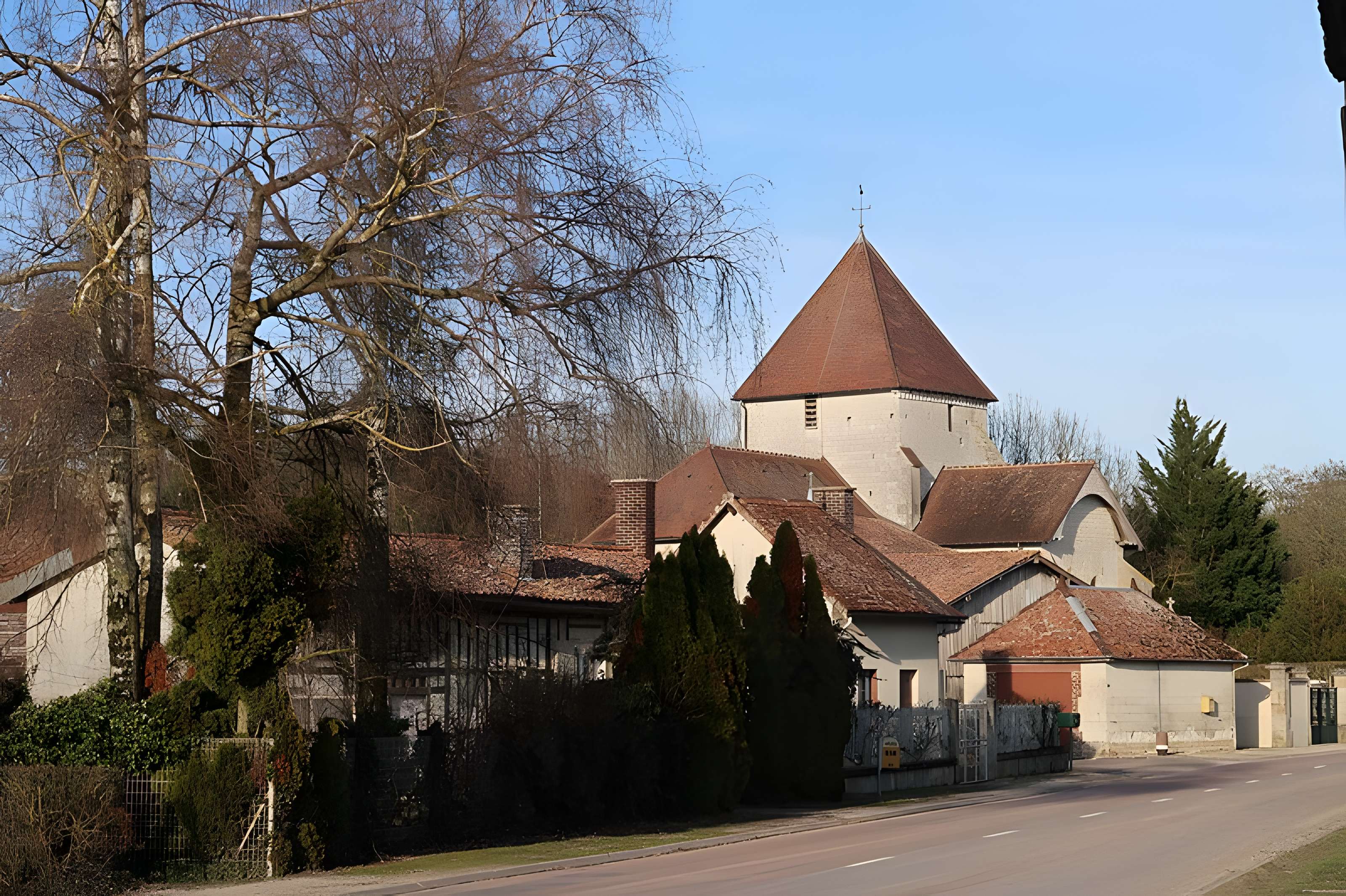 Église Saint-Amand de Donnement