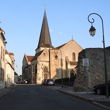 Église Saint-Amand de Saint-Amand-Montrond