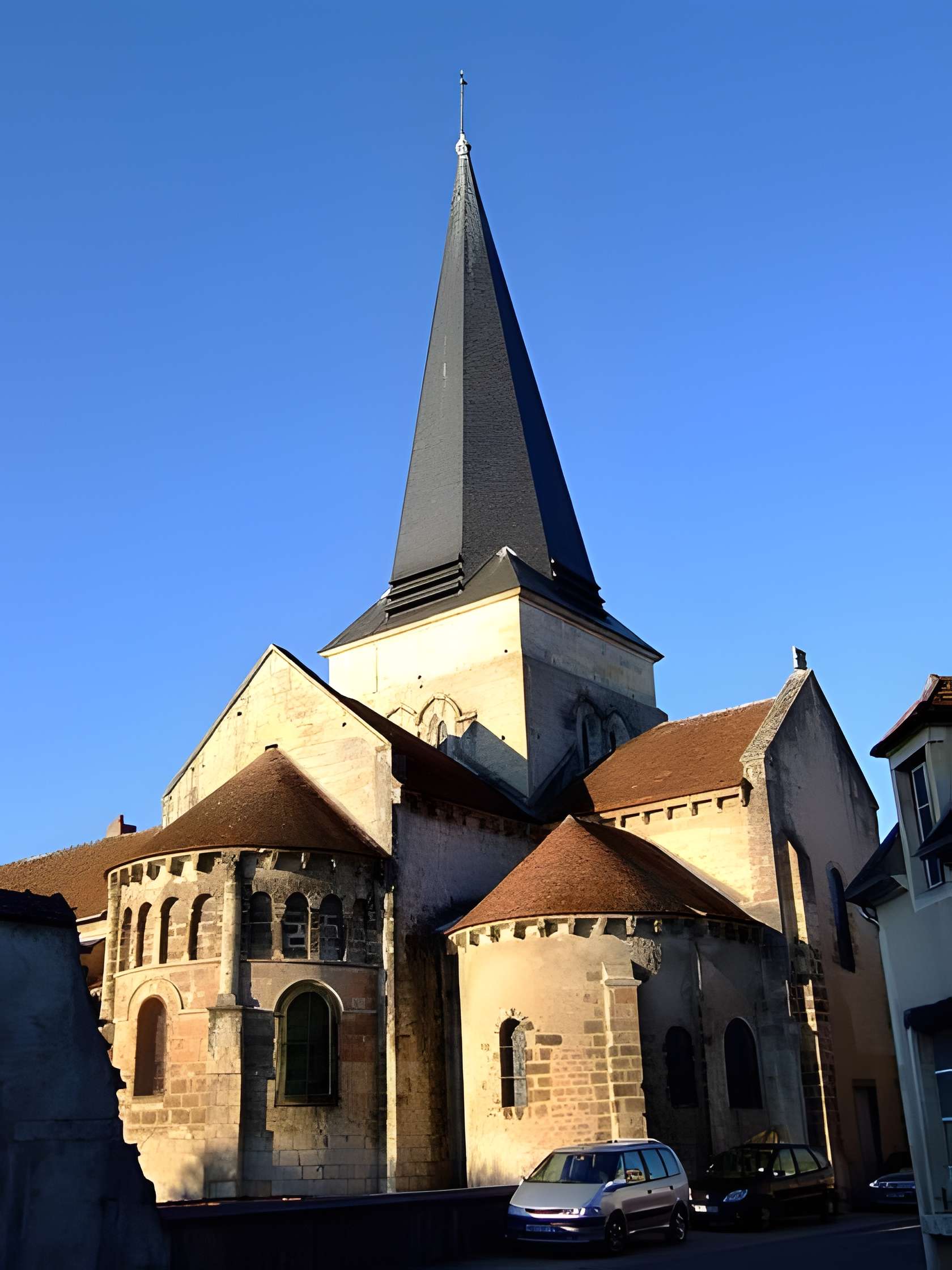 Église Saint-Amand de Saint-Amand-Montrond 