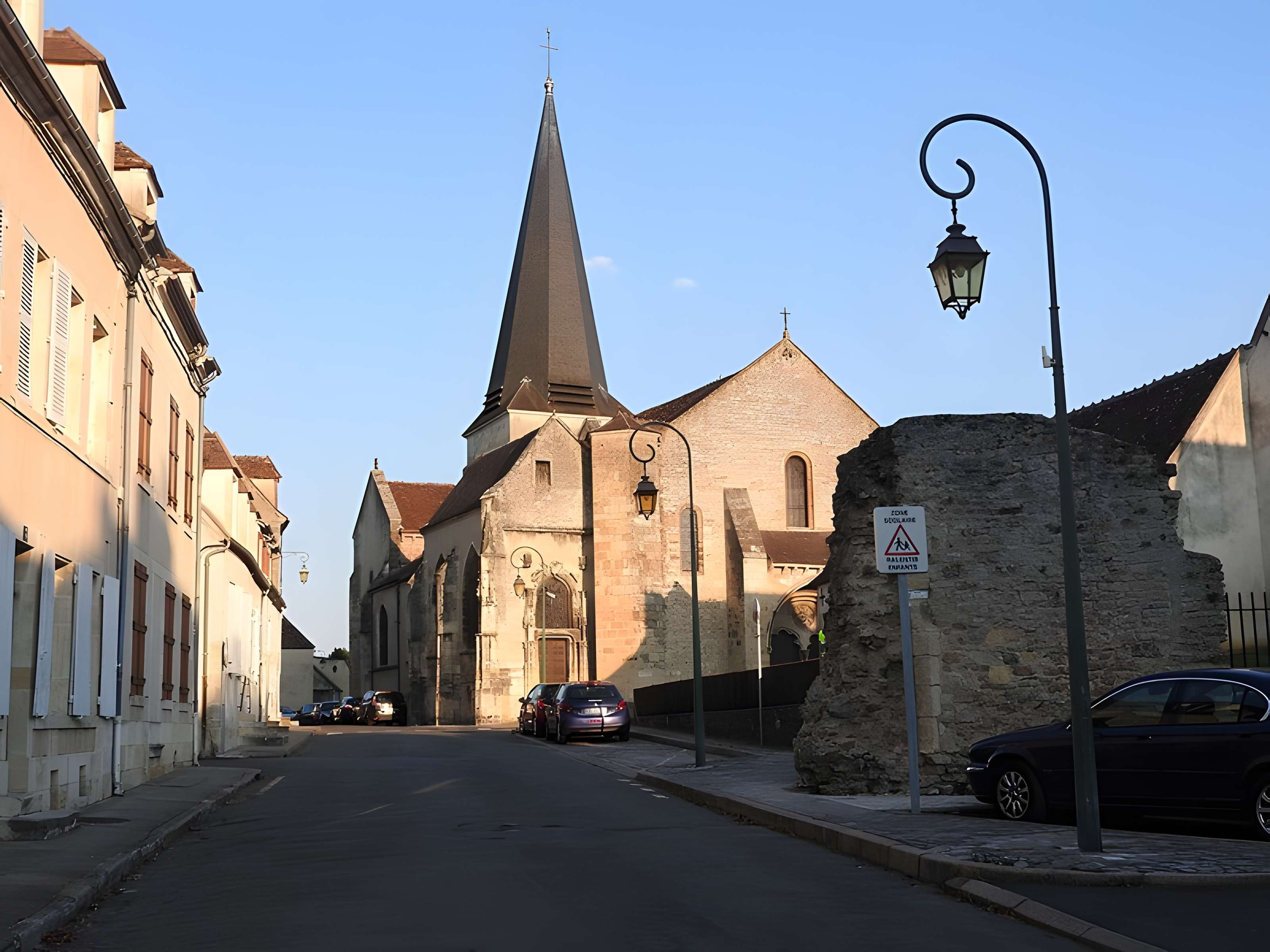 Église Saint-Amand de Saint-Amand-Montrond