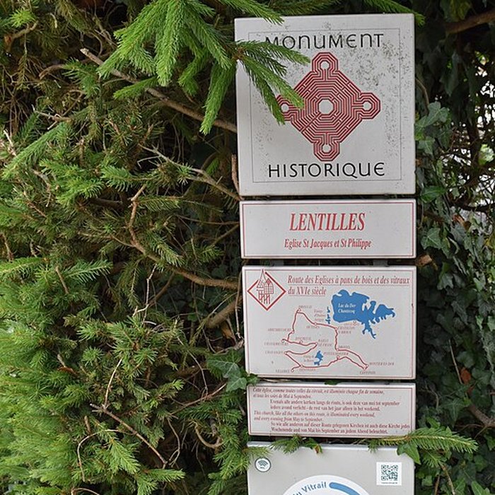 Photo de Église Saint-Jacques-et-Saint-Philippe de Lentilles