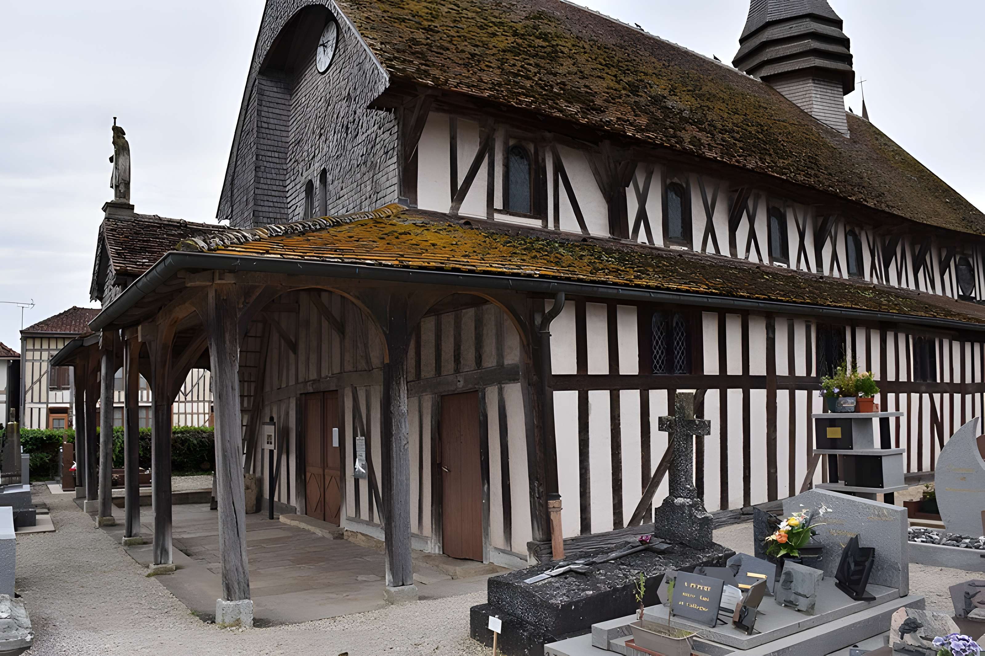 Église Saint-Jacques-et-Saint-Philippe de Lentilles