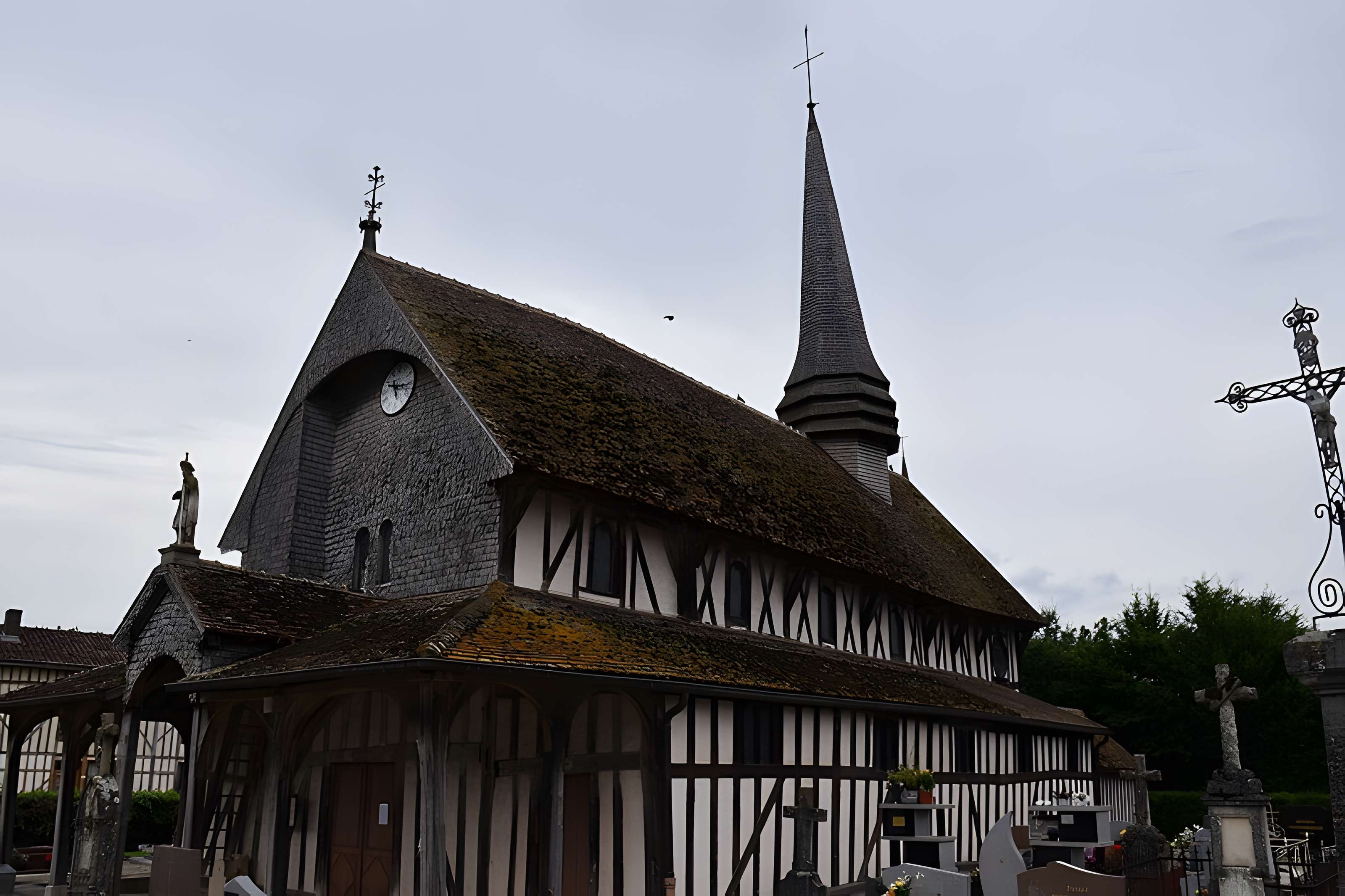 Église Saint-Jacques-et-Saint-Philippe de Lentilles