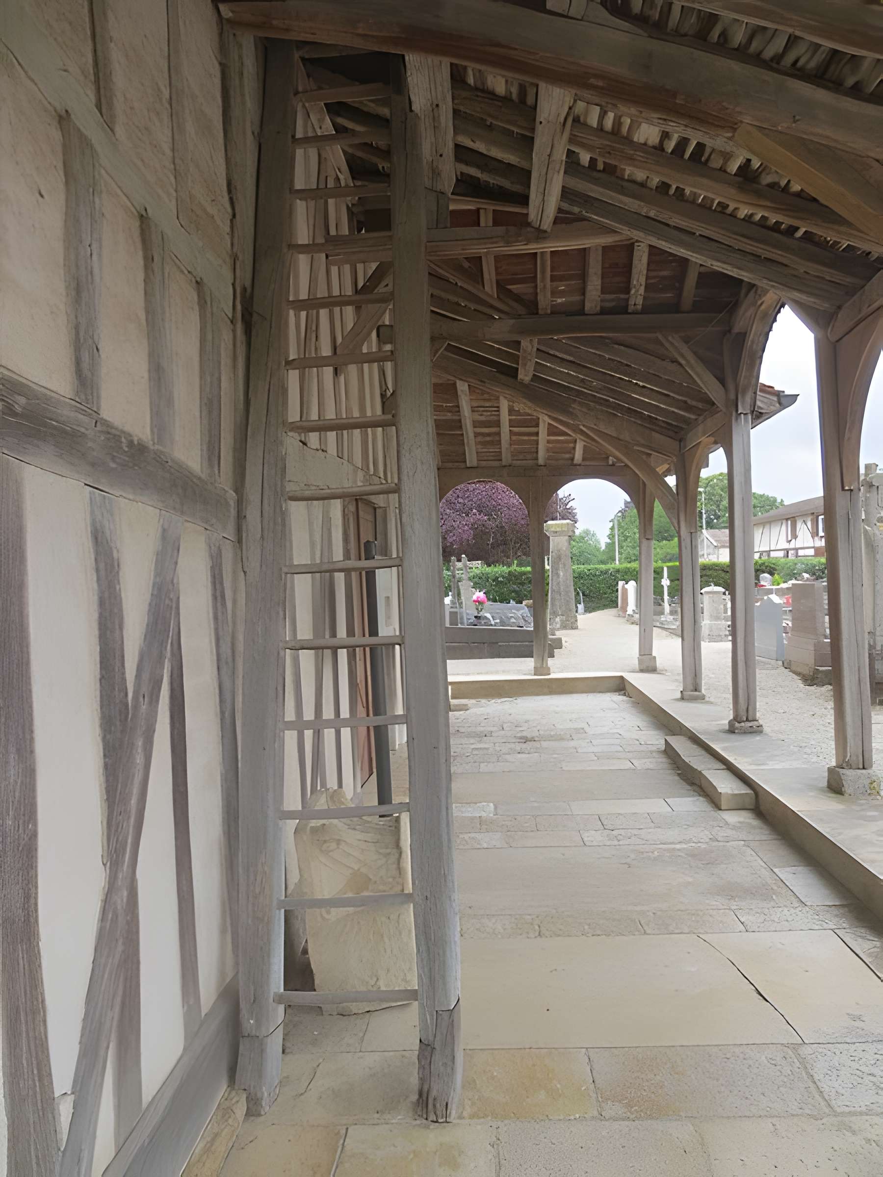 Église Saint-Jacques-et-Saint-Philippe de Lentilles