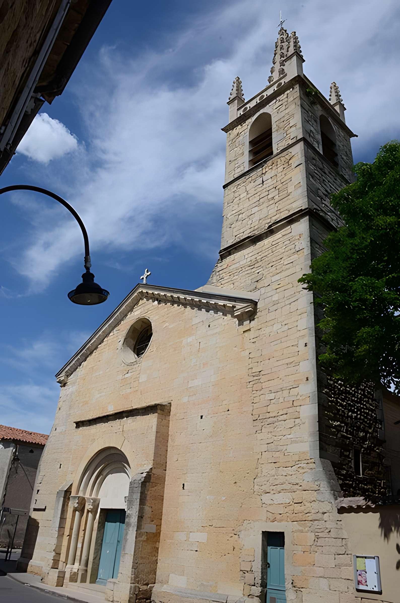 Église Saint-André de Bernis