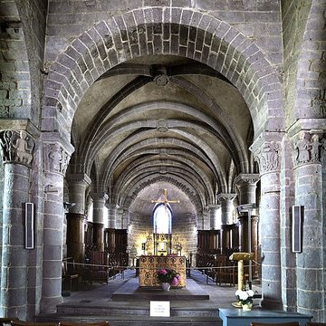 Église Saint-André de Besse-et-Saint-Anastaise