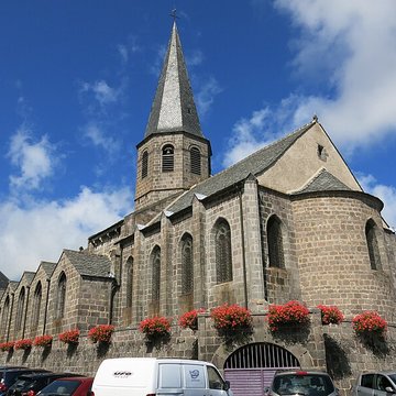 Église Saint-André de Besse-et-Saint-Anastaise