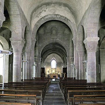 Église Saint-André de Besse-et-Saint-Anastaise