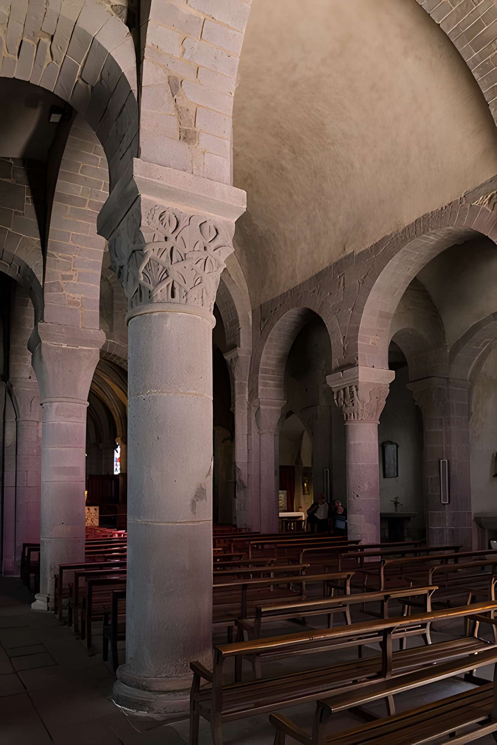 Église Saint-André de Besse-et-Saint-Anastaise