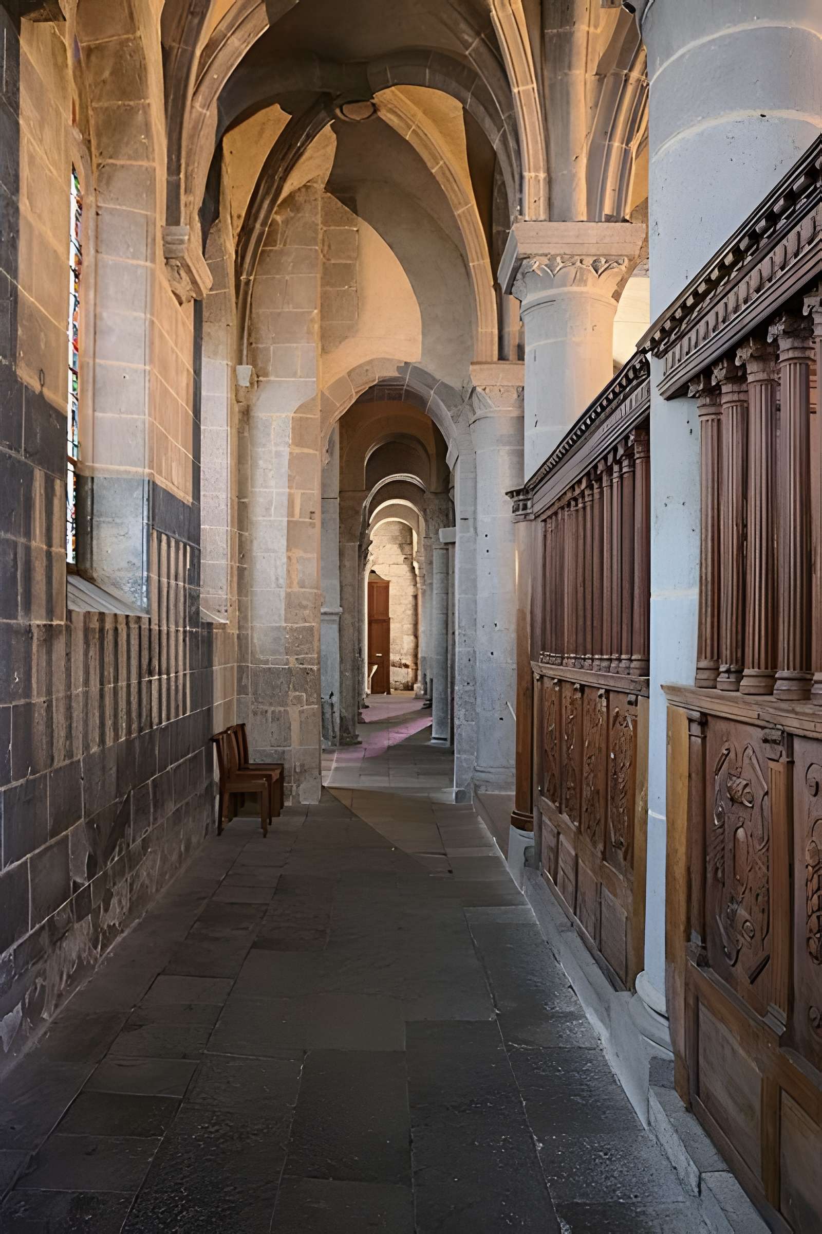 Église Saint-André de Besse-et-Saint-Anastaise