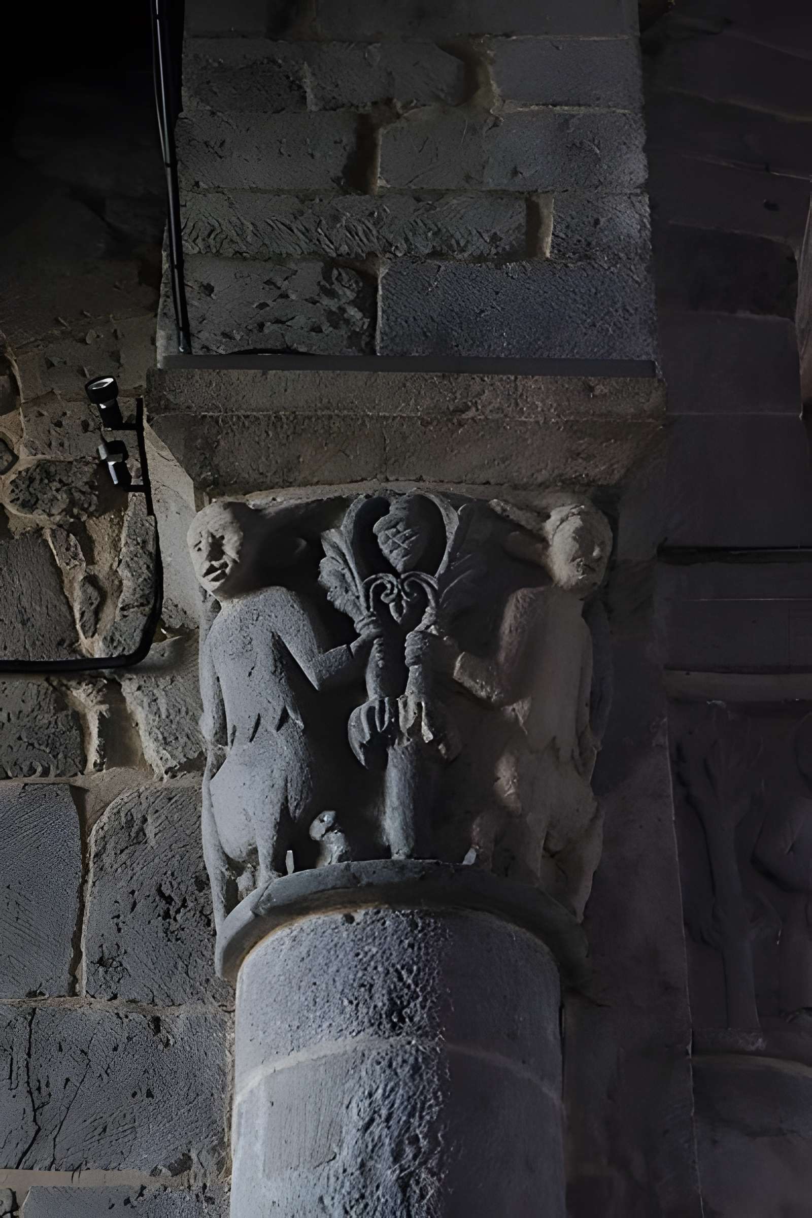 Église Saint-André de Besse-et-Saint-Anastaise