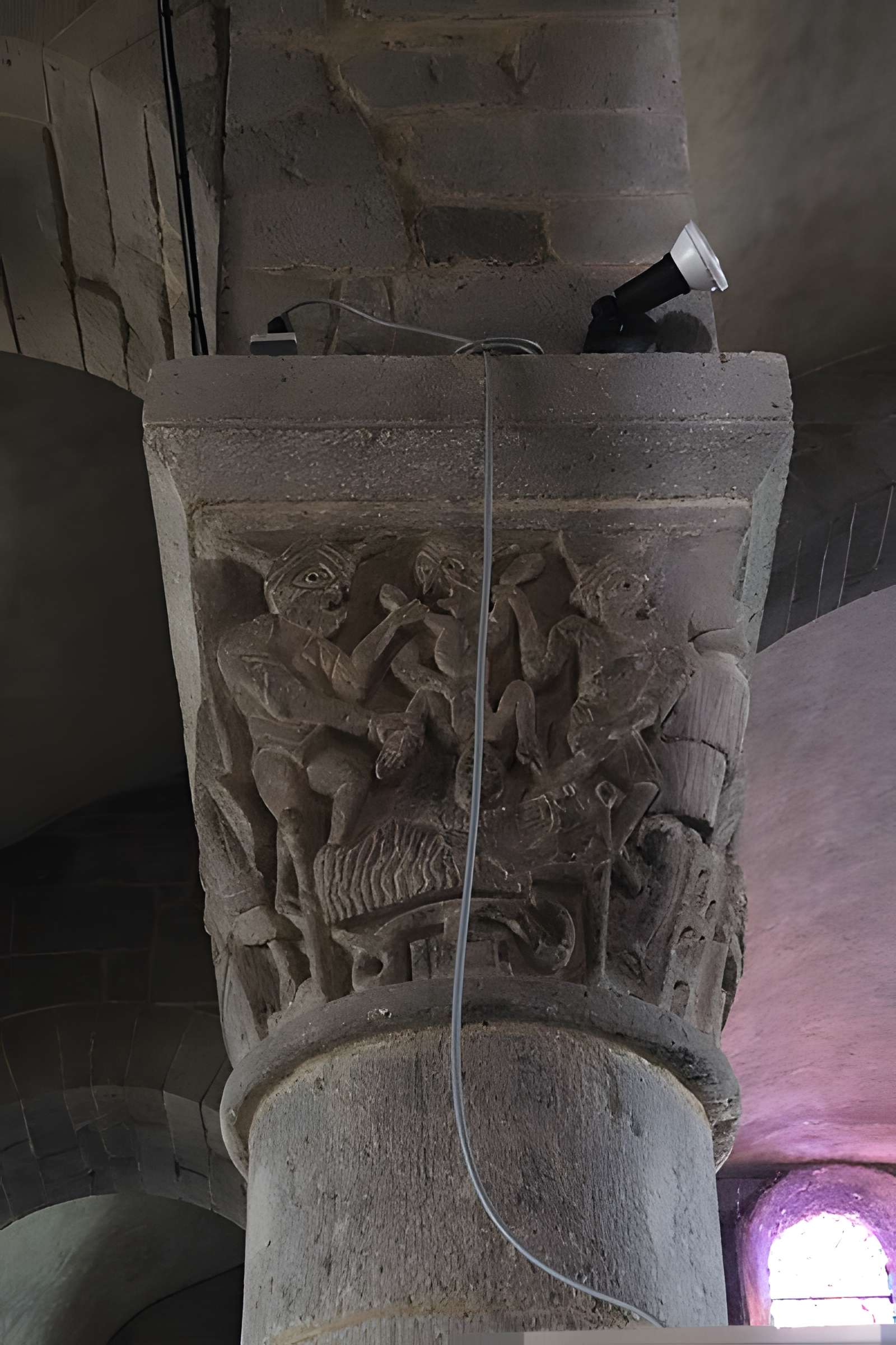 Église Saint-André de Besse-et-Saint-Anastaise