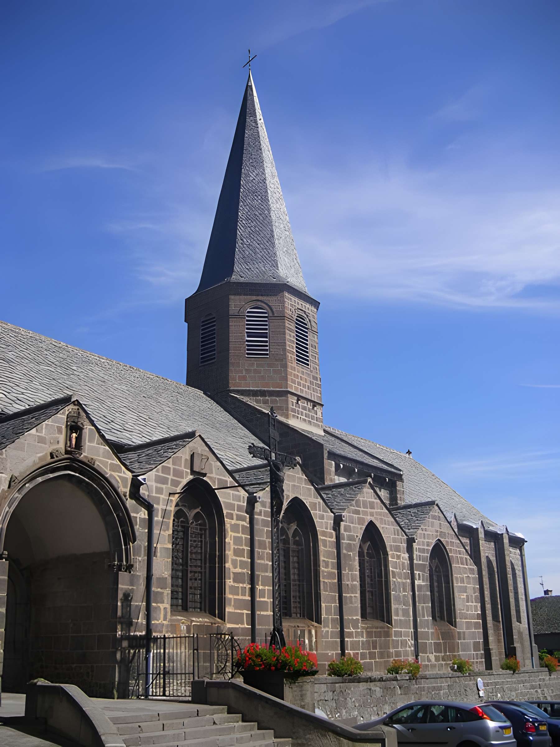 Église Saint-André de Besse-et-Saint-Anastaise