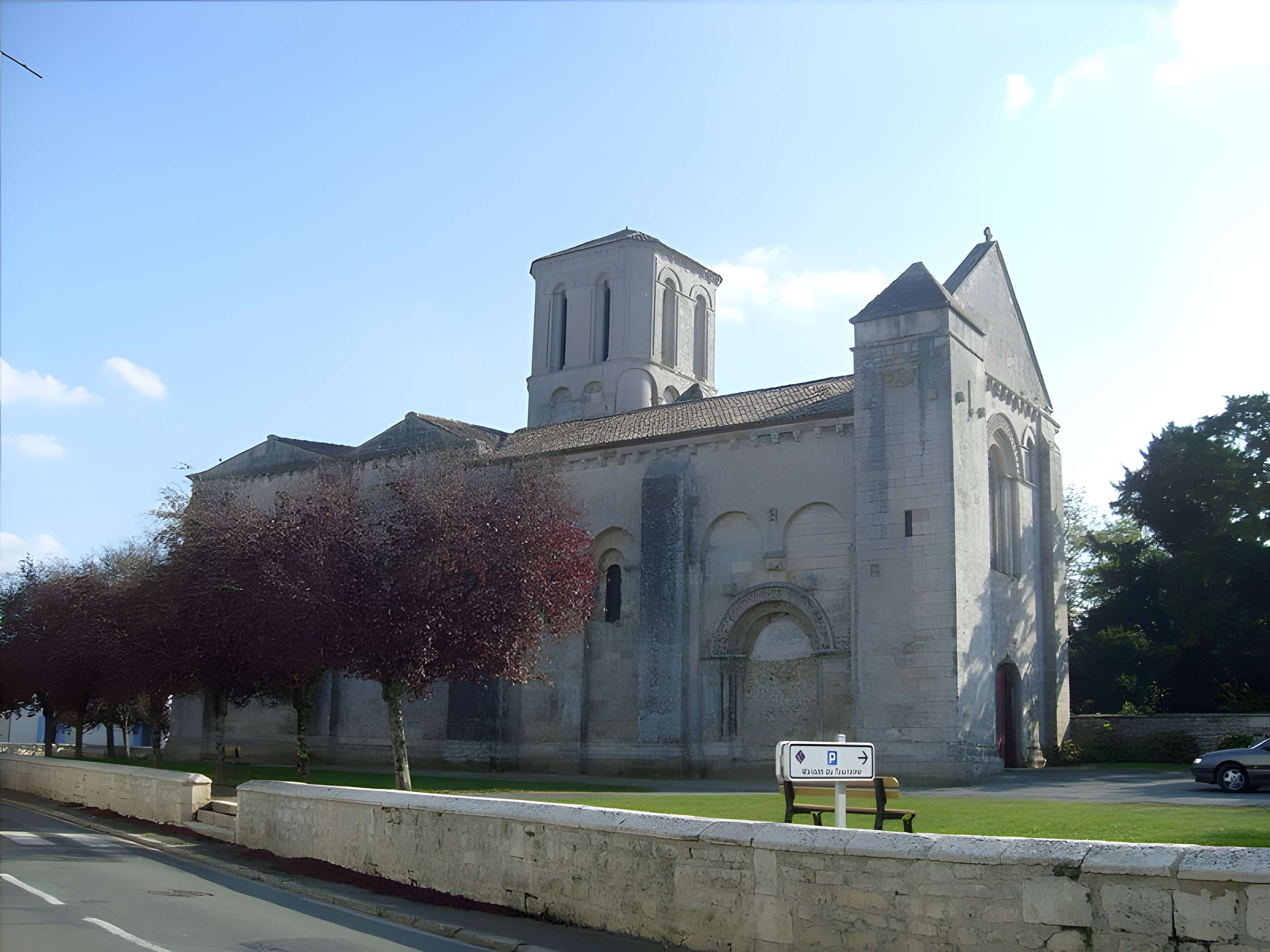 Église Saint-André de Champagne 
