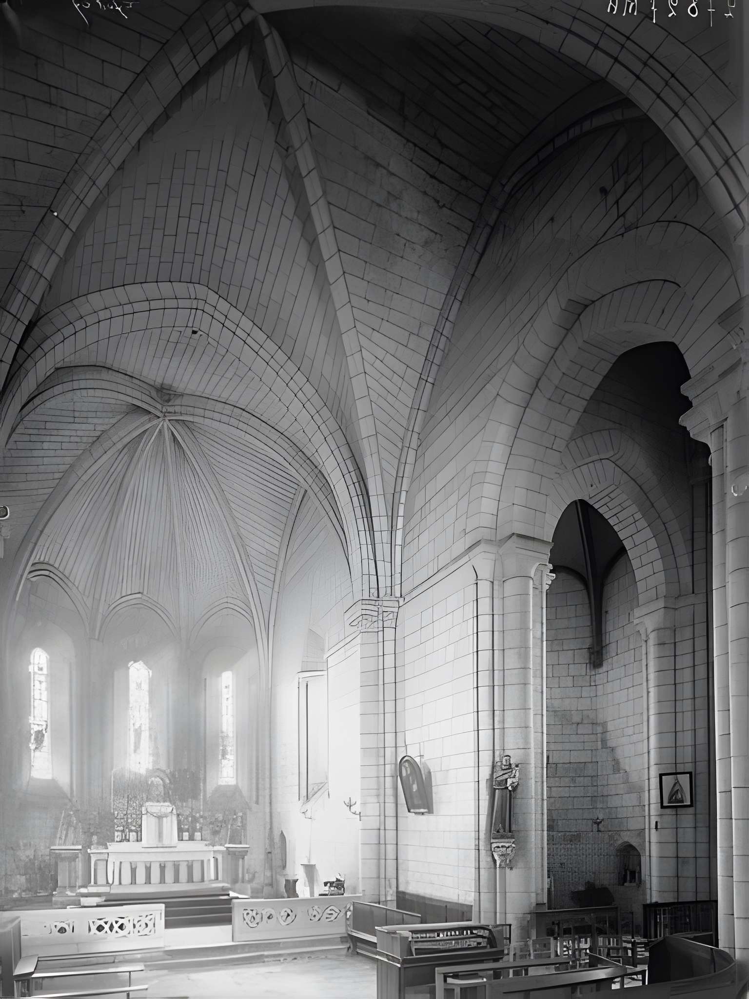 Église Saint-André de Champagne