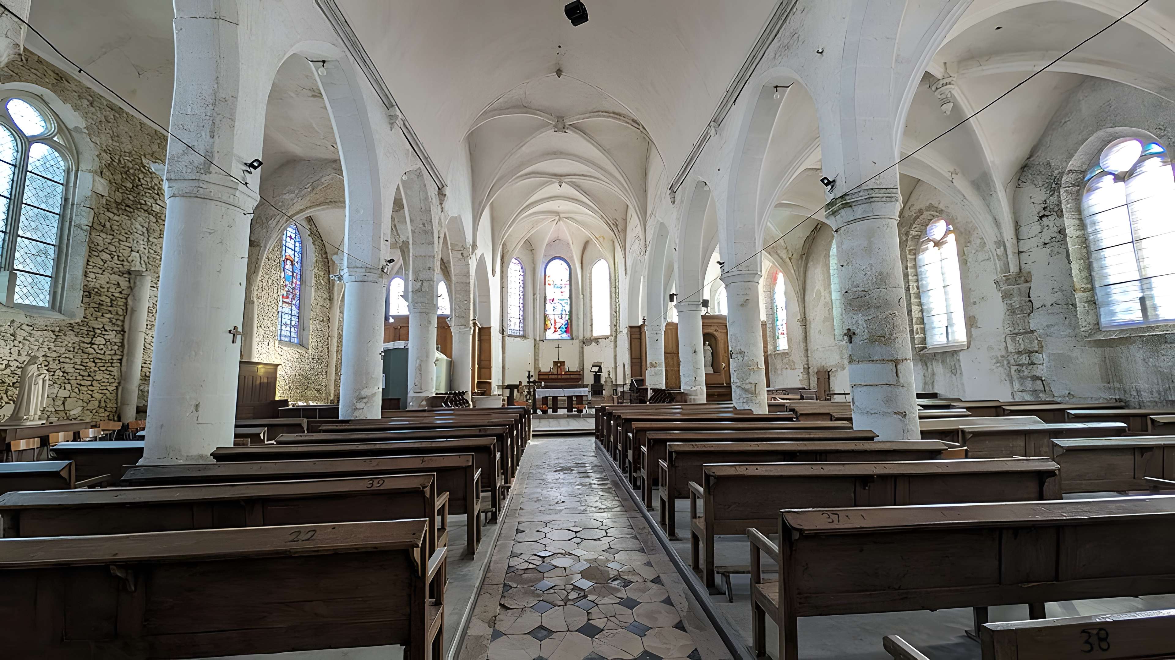 Église Saint-Aubin de Jouy-le-Châtel
