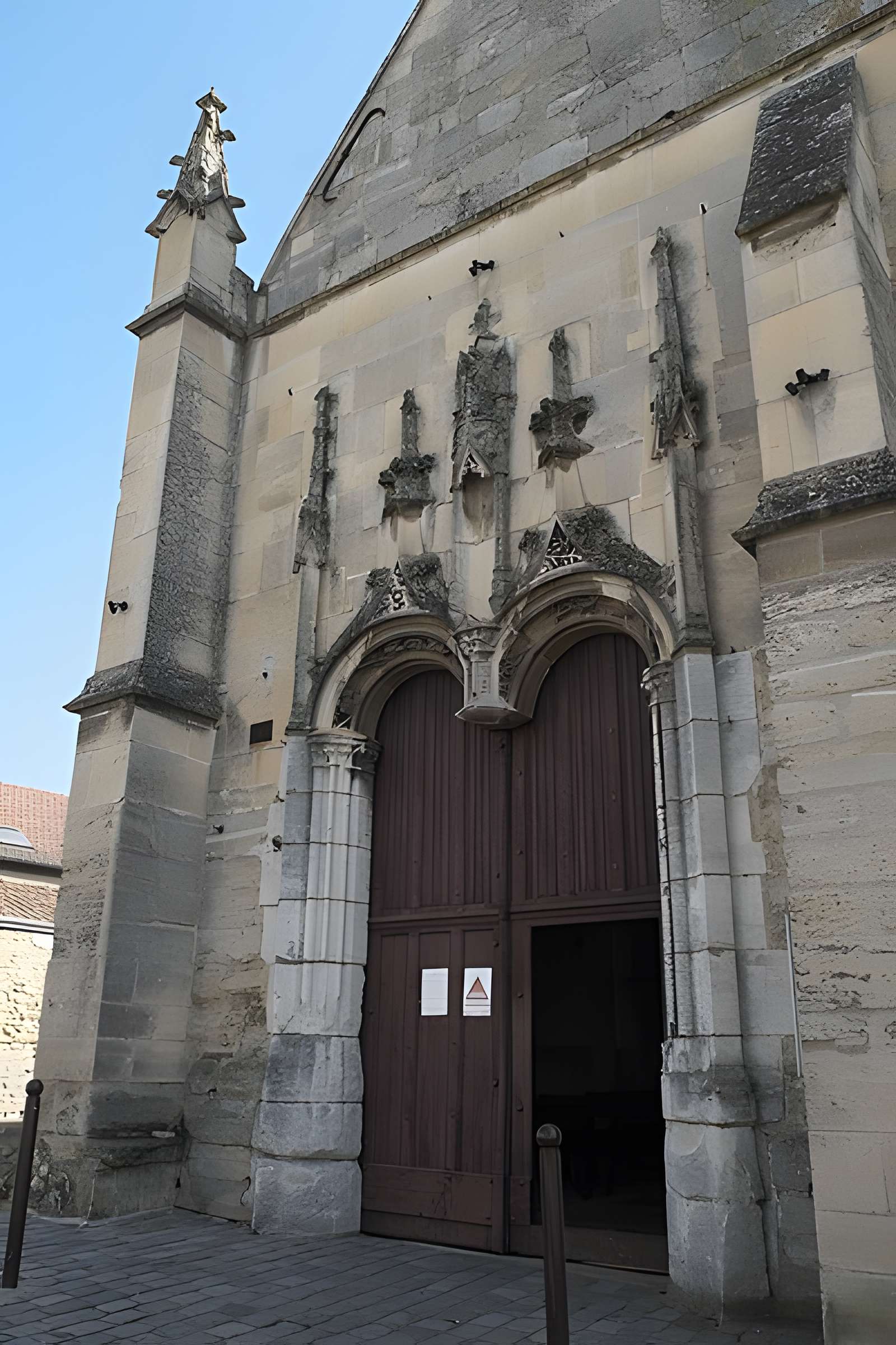 Église Saint-Aubin de Limay