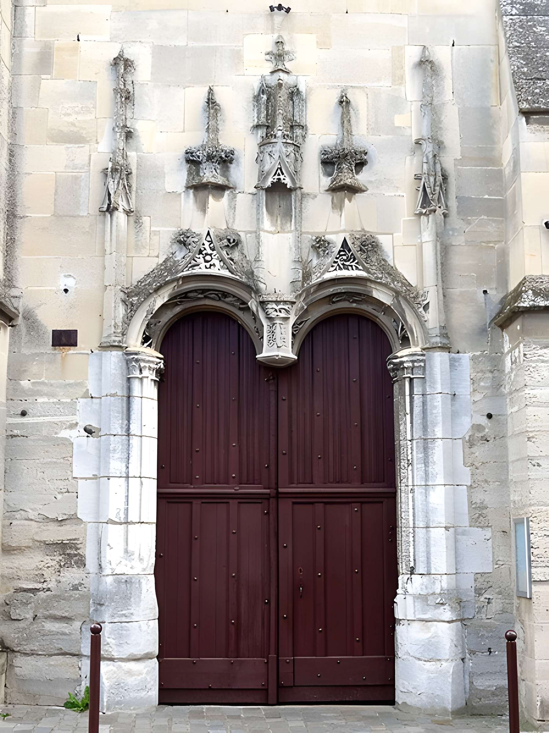 Église Saint-Aubin de Limay
