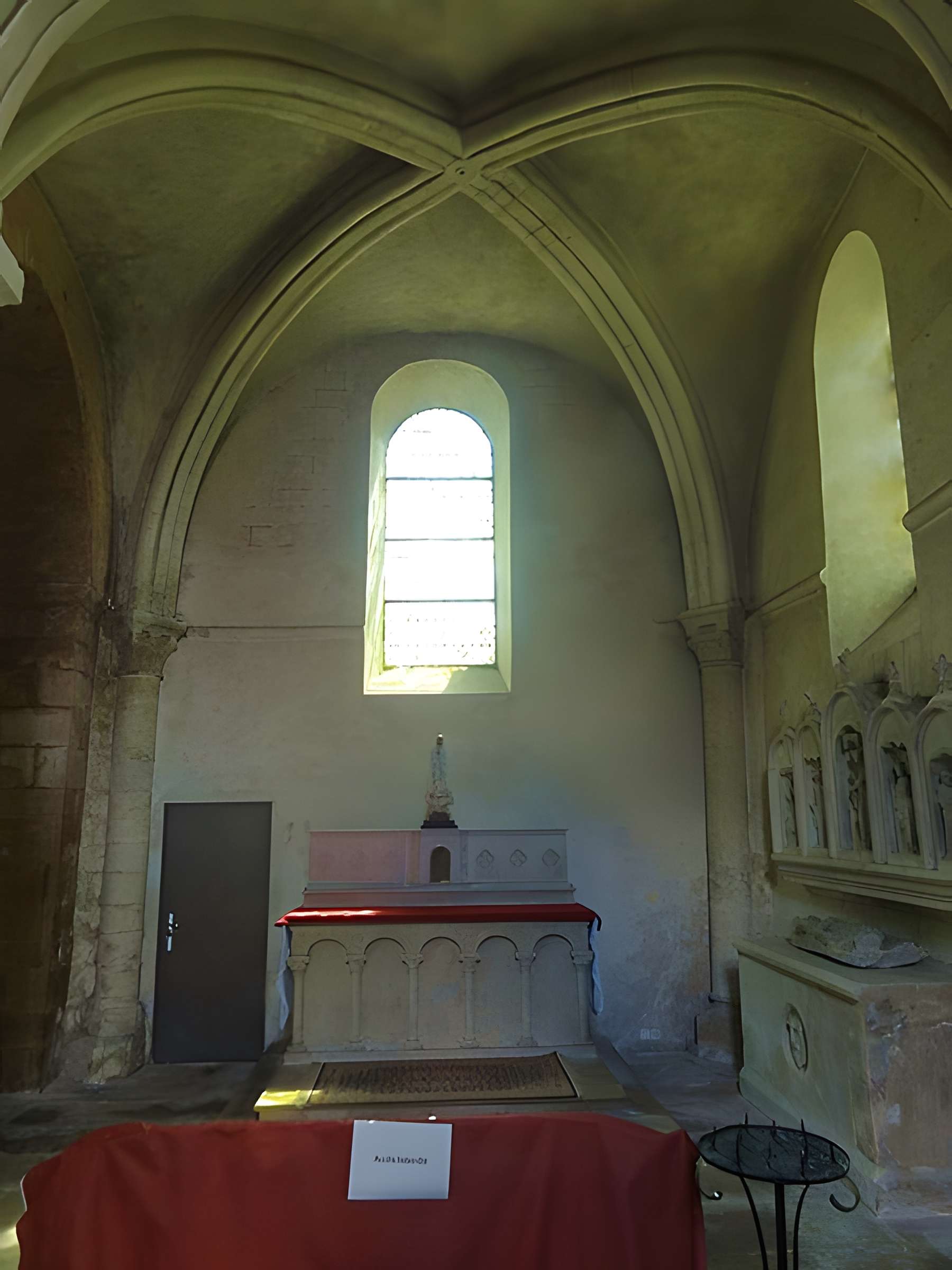 Église Saint-Aubin de Limay