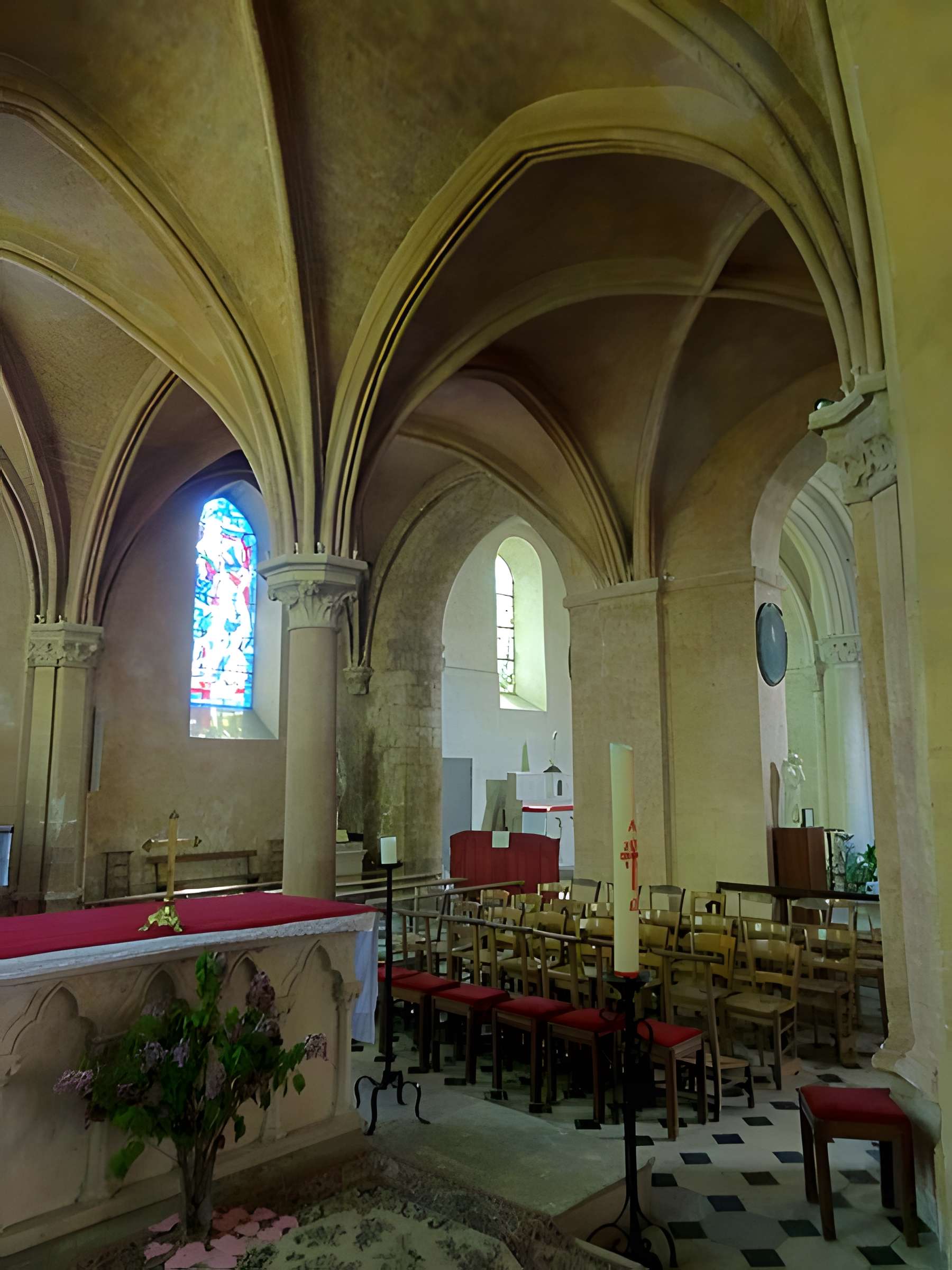 Église Saint-Aubin de Limay