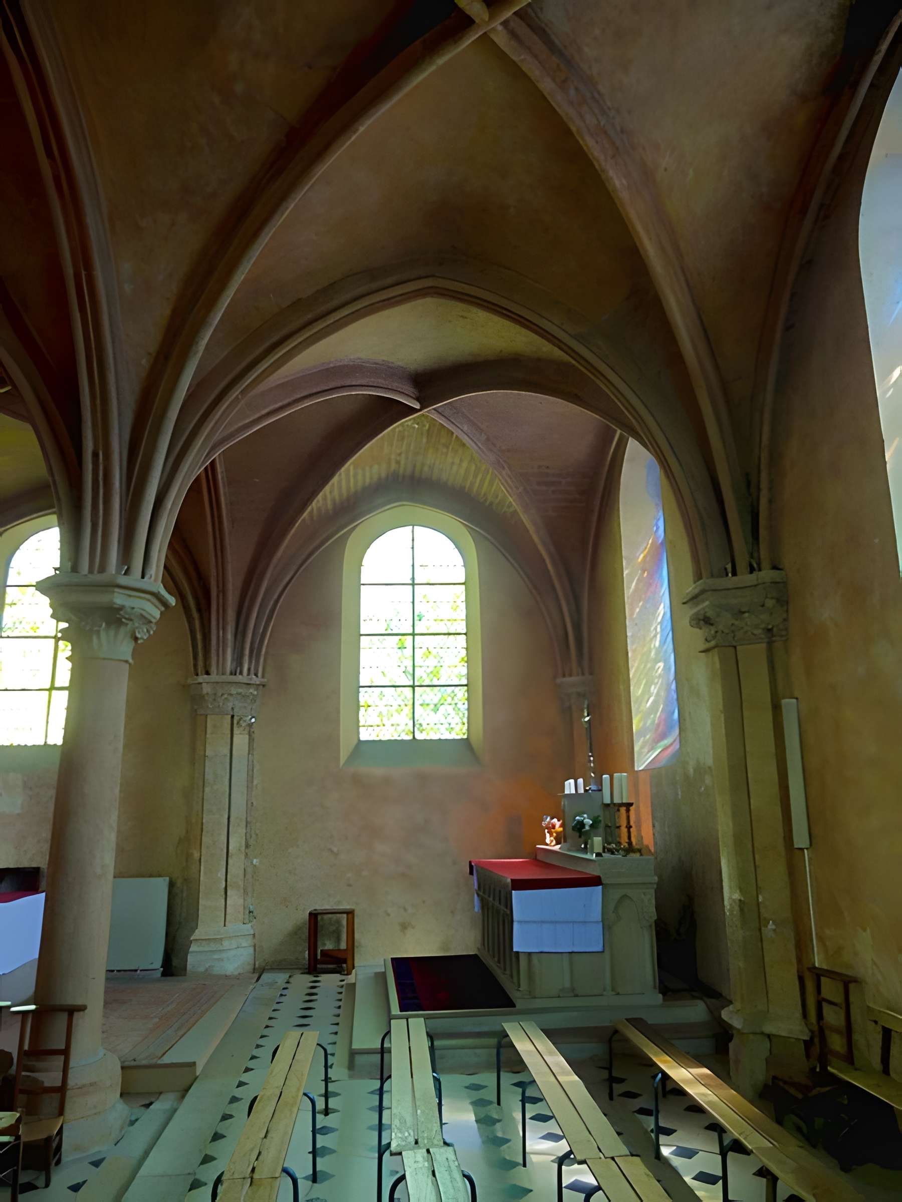 Église Saint-Aubin de Limay