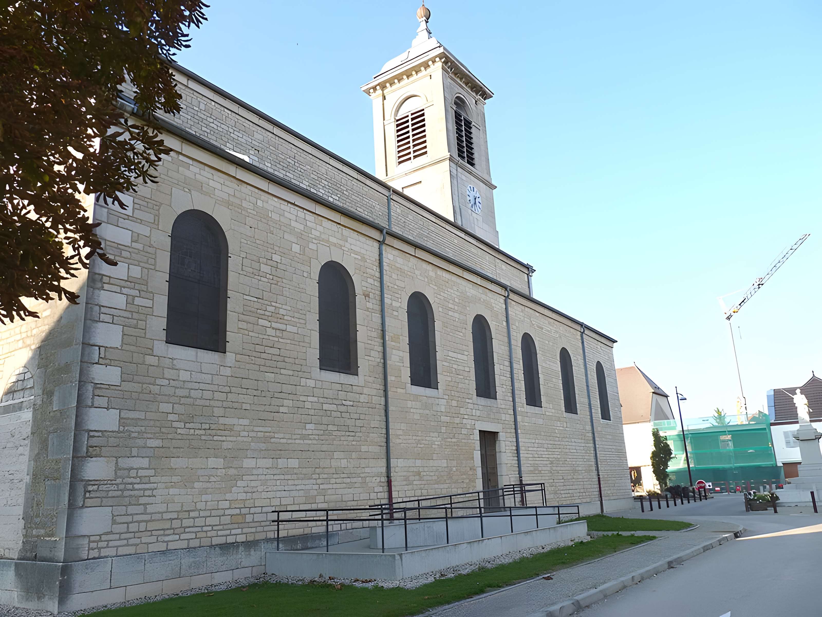 Église Saint-Aubin de Saint-Aubin dans le Jura