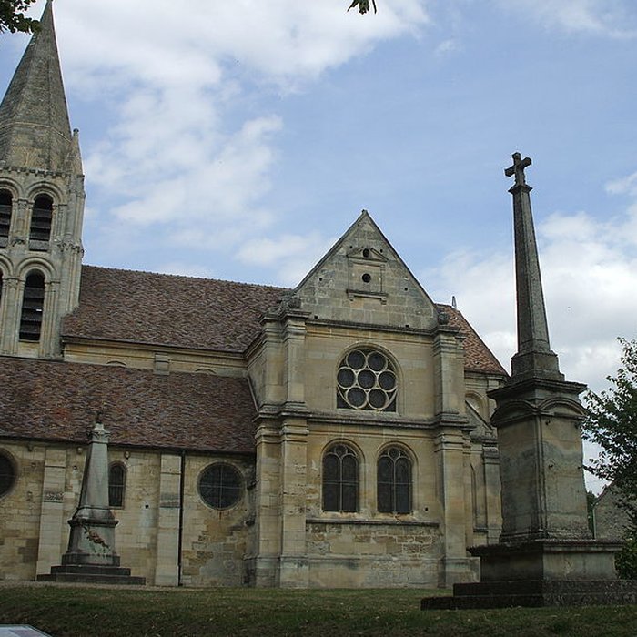 Photo de Église Saint-Aubin dEnnery et croix