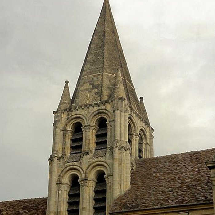 Photo de Église Saint-Aubin dEnnery et croix