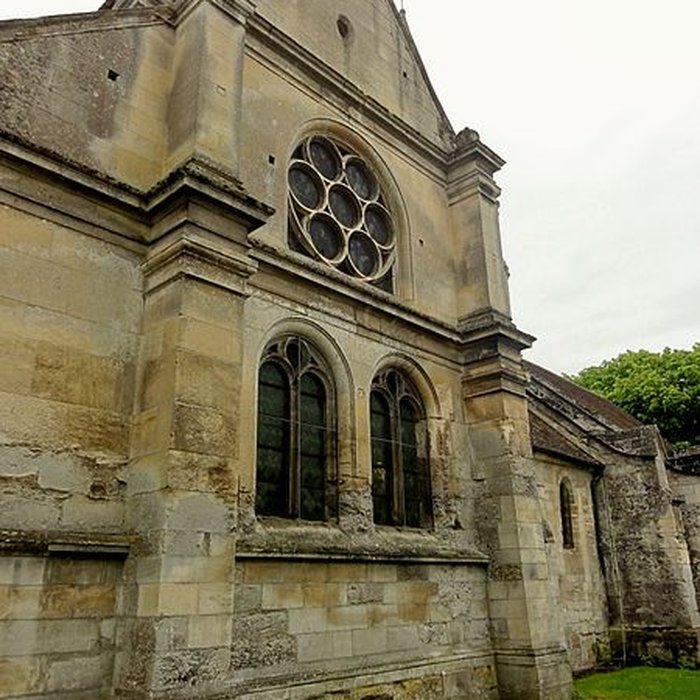 Photo de Église Saint-Aubin dEnnery et croix