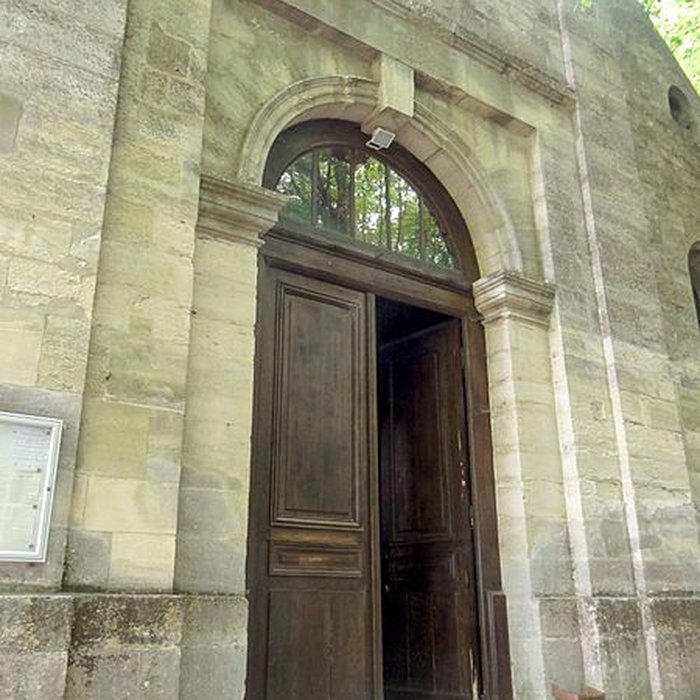 Photo de Église Saint-Aubin dEnnery et croix