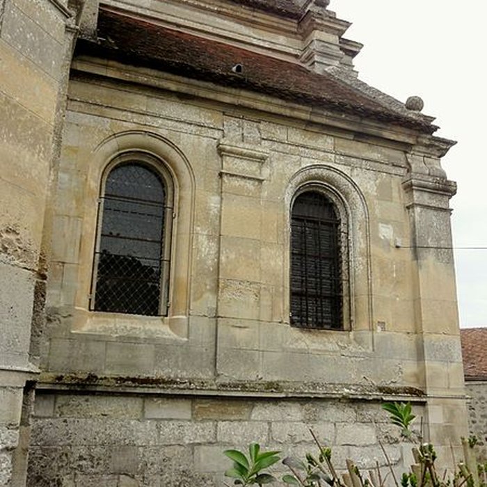 Photo de Église Saint-Aubin dEnnery et croix