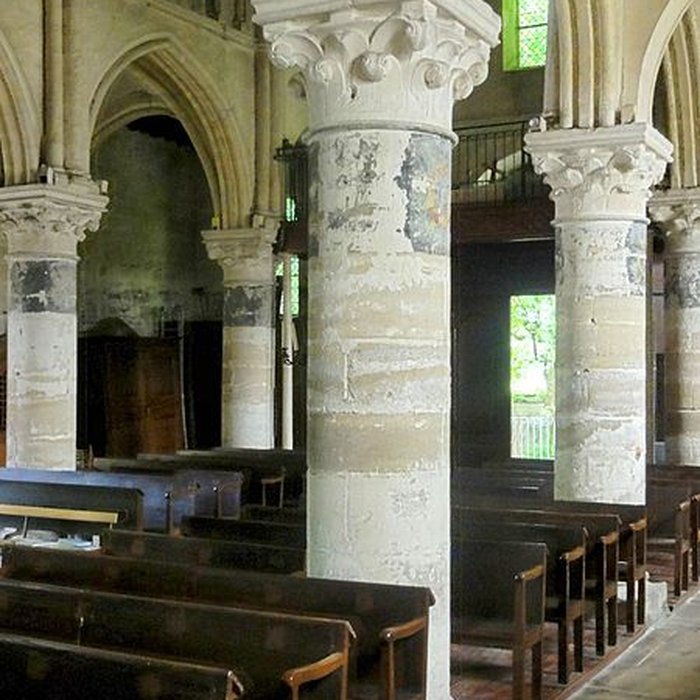 Photo de Église Saint-Aubin dEnnery et croix