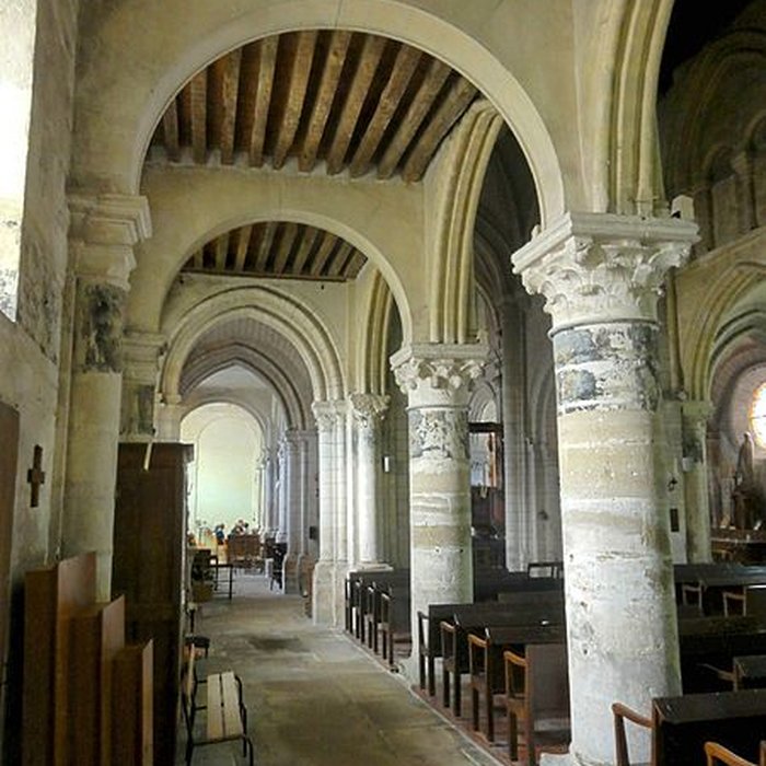 Photo de Église Saint-Aubin dEnnery et croix