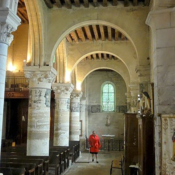 Photo de Église Saint-Aubin dEnnery et croix