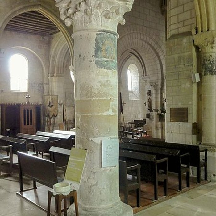 Photo de Église Saint-Aubin dEnnery et croix