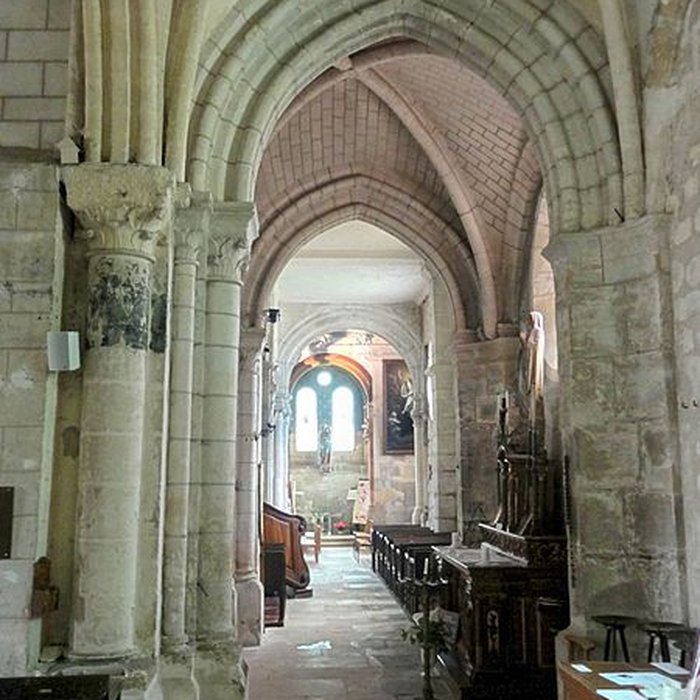 Photo de Église Saint-Aubin dEnnery et croix