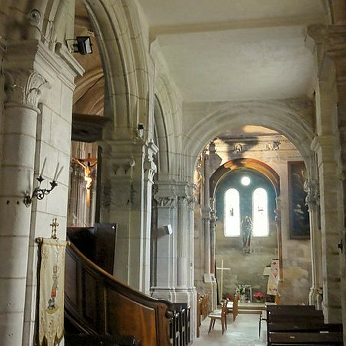Photo de Église Saint-Aubin dEnnery et croix