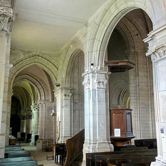 Photo de Église Saint-Aubin dEnnery et croix