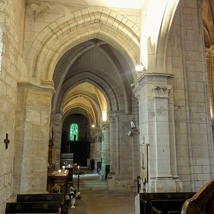 Photo de Église Saint-Aubin dEnnery et croix
